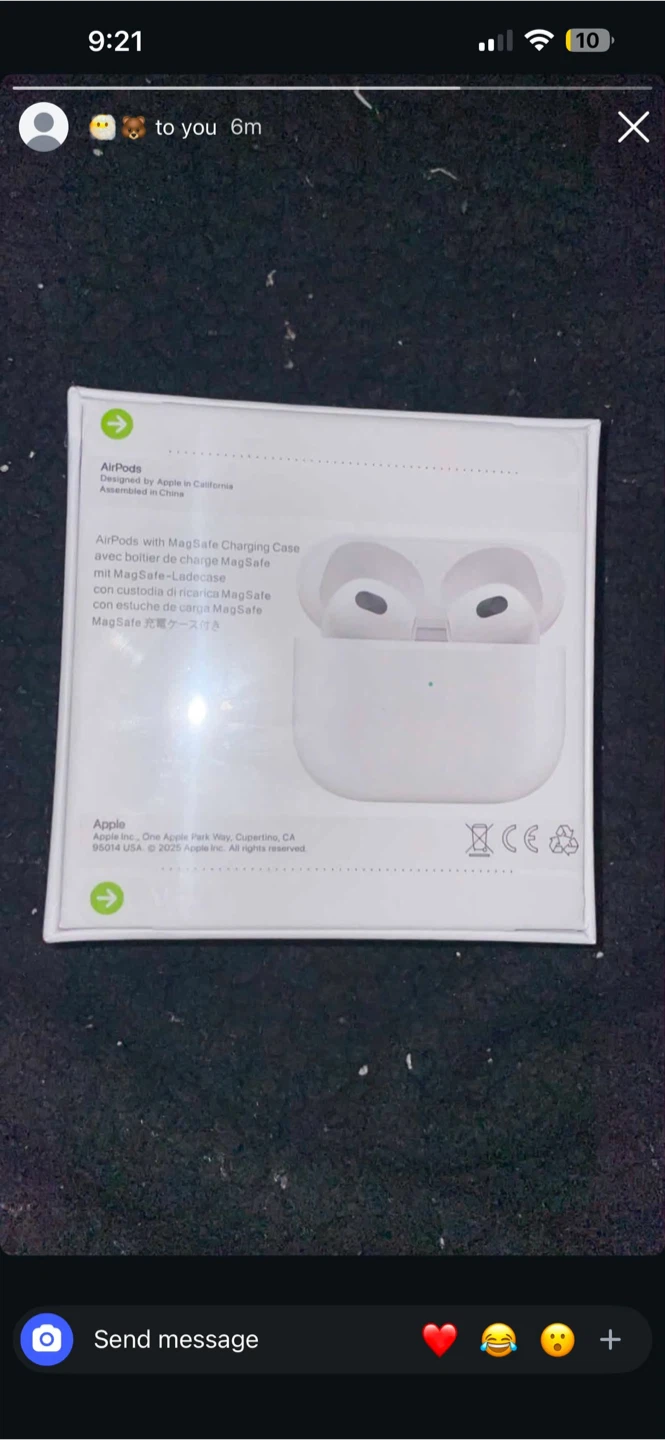 Apple AirPods (3rd Gen) with MagSafe Charging Case - photo 2