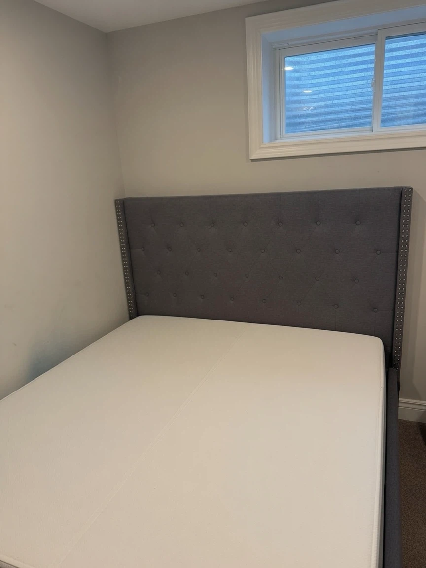Tufted Headboard Bed Frame and mattress