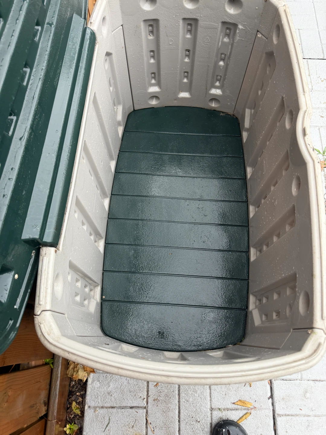 Rubbermaid Outdoor Storage Deck Box - photo 3