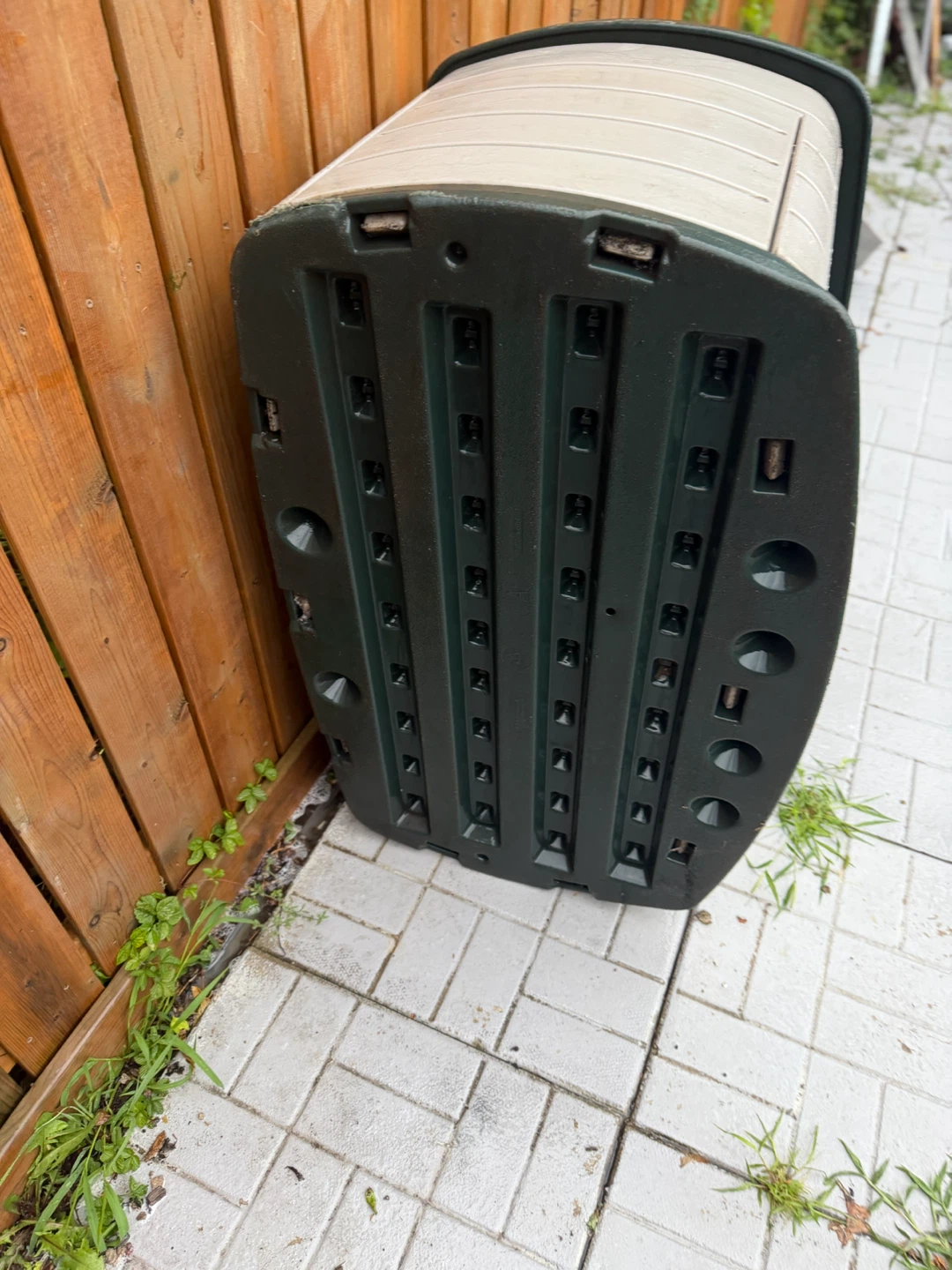 Rubbermaid Outdoor Storage Deck Box - photo 4