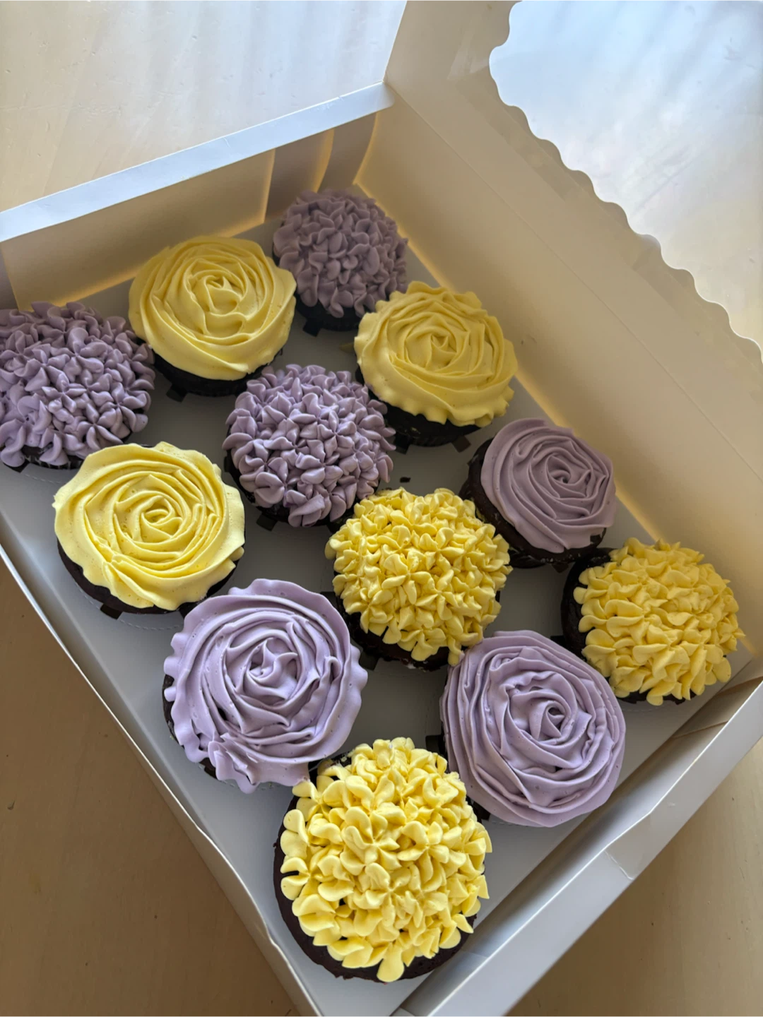 Custom Cupcakes - photo 4