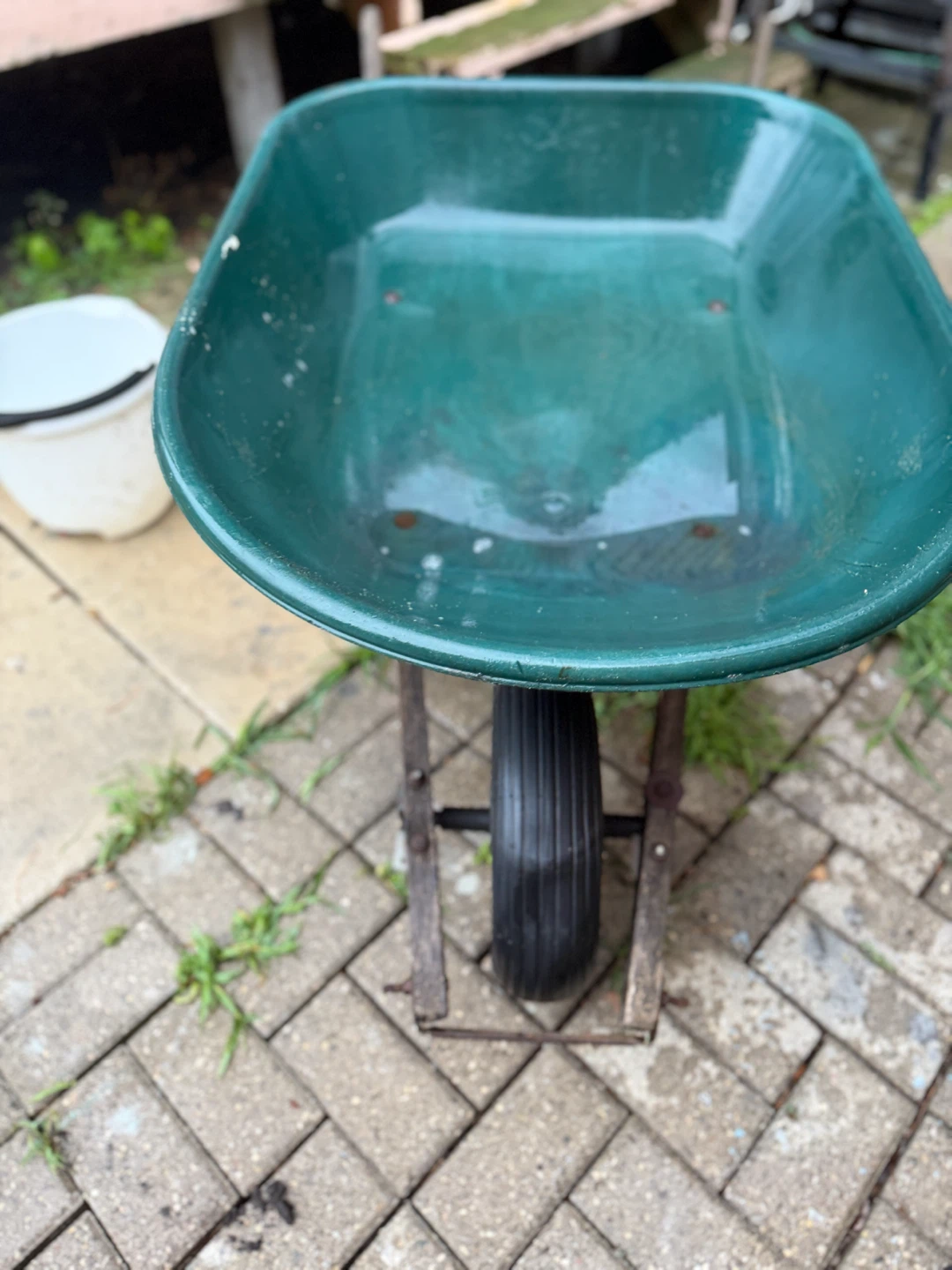 Green Garden Wheelbarrow-tier issue - photo 2