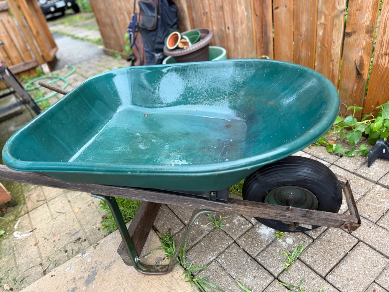 Green Garden Wheelbarrow-tier issue - photo 3