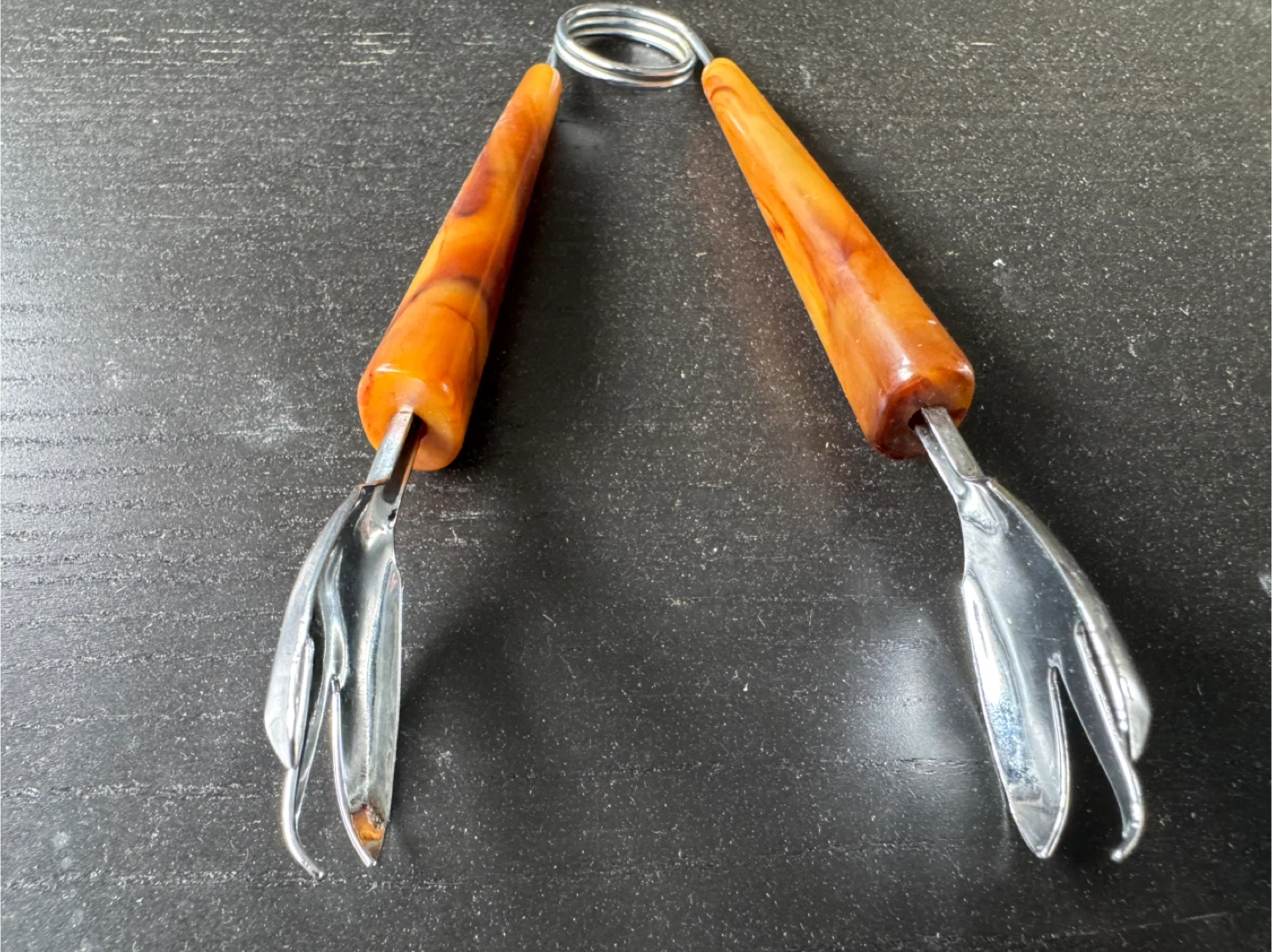 Vintage MCM Butterscotch Bakelite Ice Tongs - photo 3