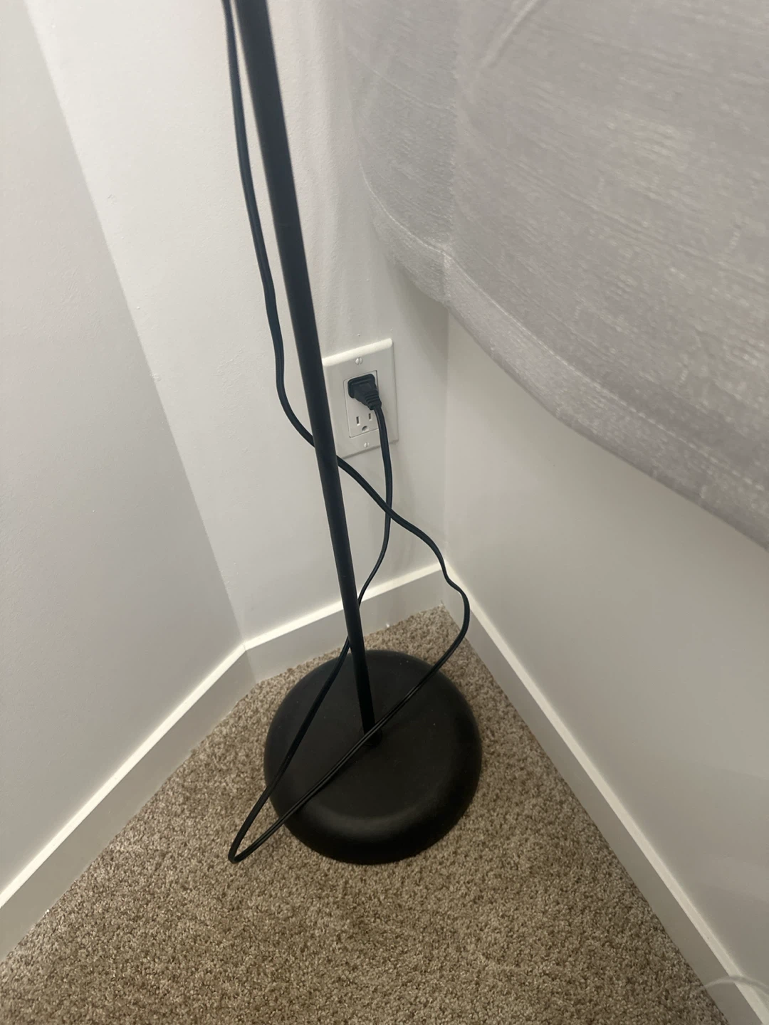Black Floor Lamp with Adjustable Reading Light - photo 4