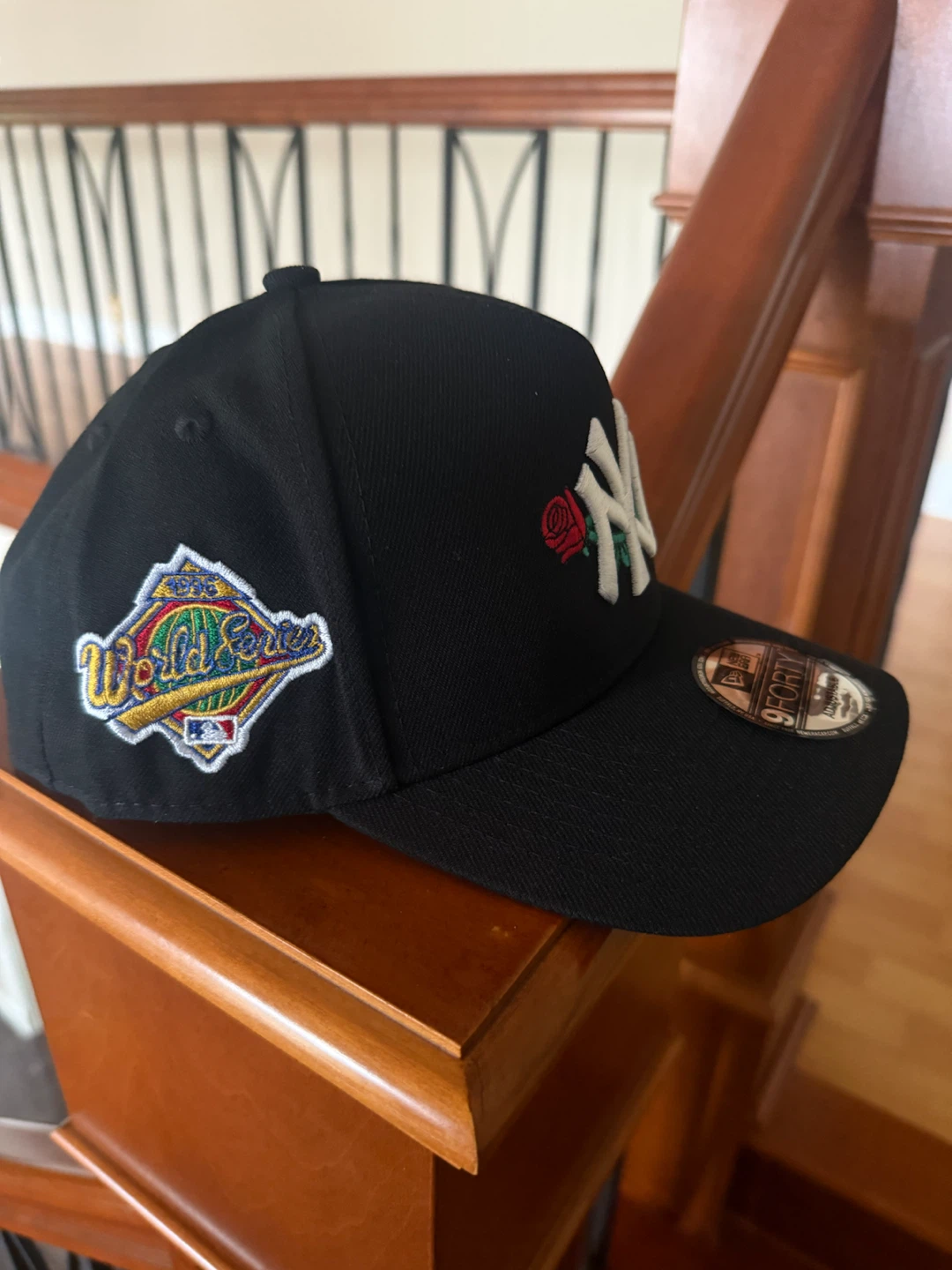 New York Yankees Black with white Rose logo Adjustable Cap (New) - photo 2