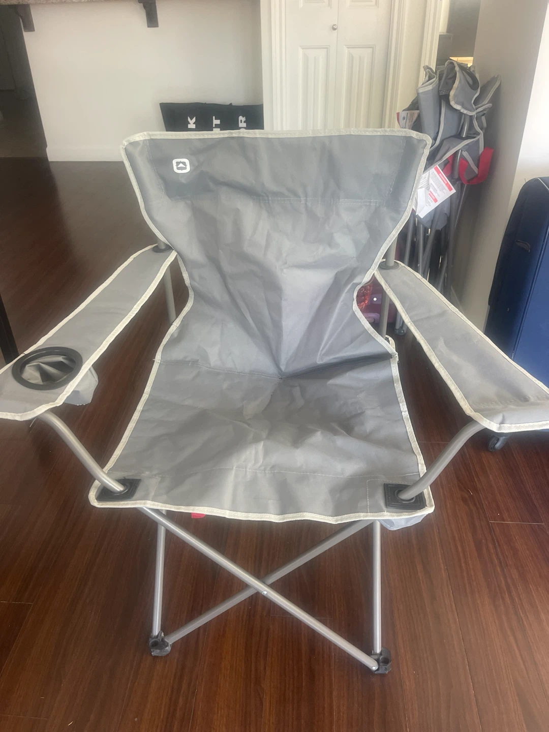 1Beach Umbrella & 3Beach chairs ( need to go by 07/10/2026) - photo 3