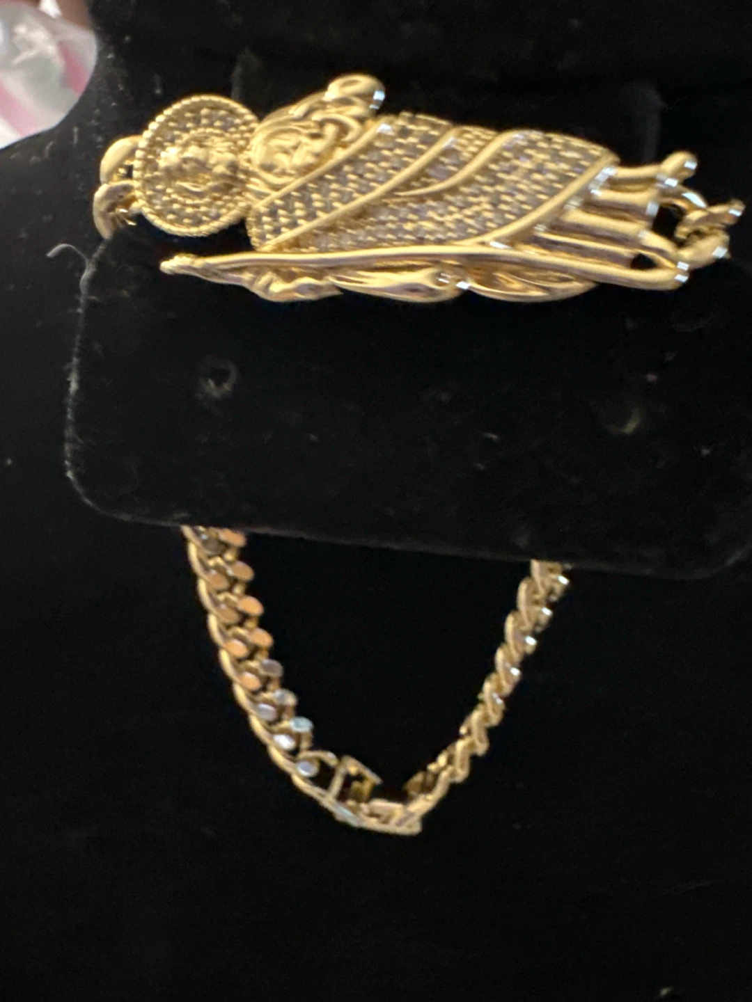 Gold-laminated San Jude bracelet with religious figure