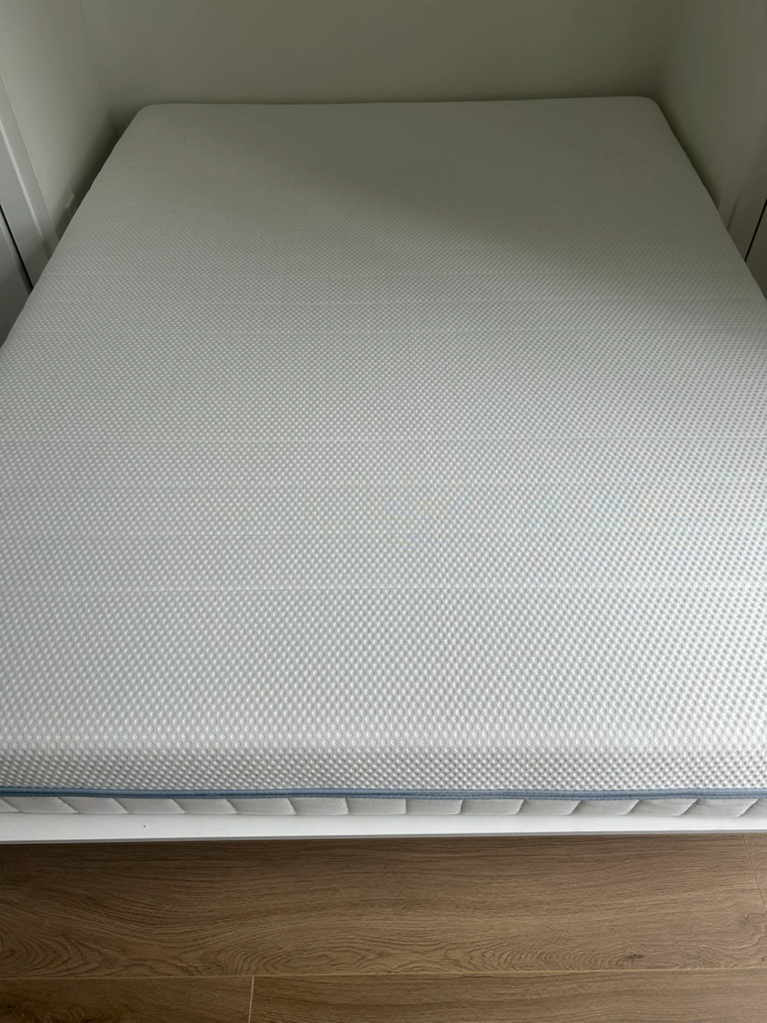 Great Condition IKEA ÅBROTTEN Medium Firm Queen Foam Mattress - photo 2
