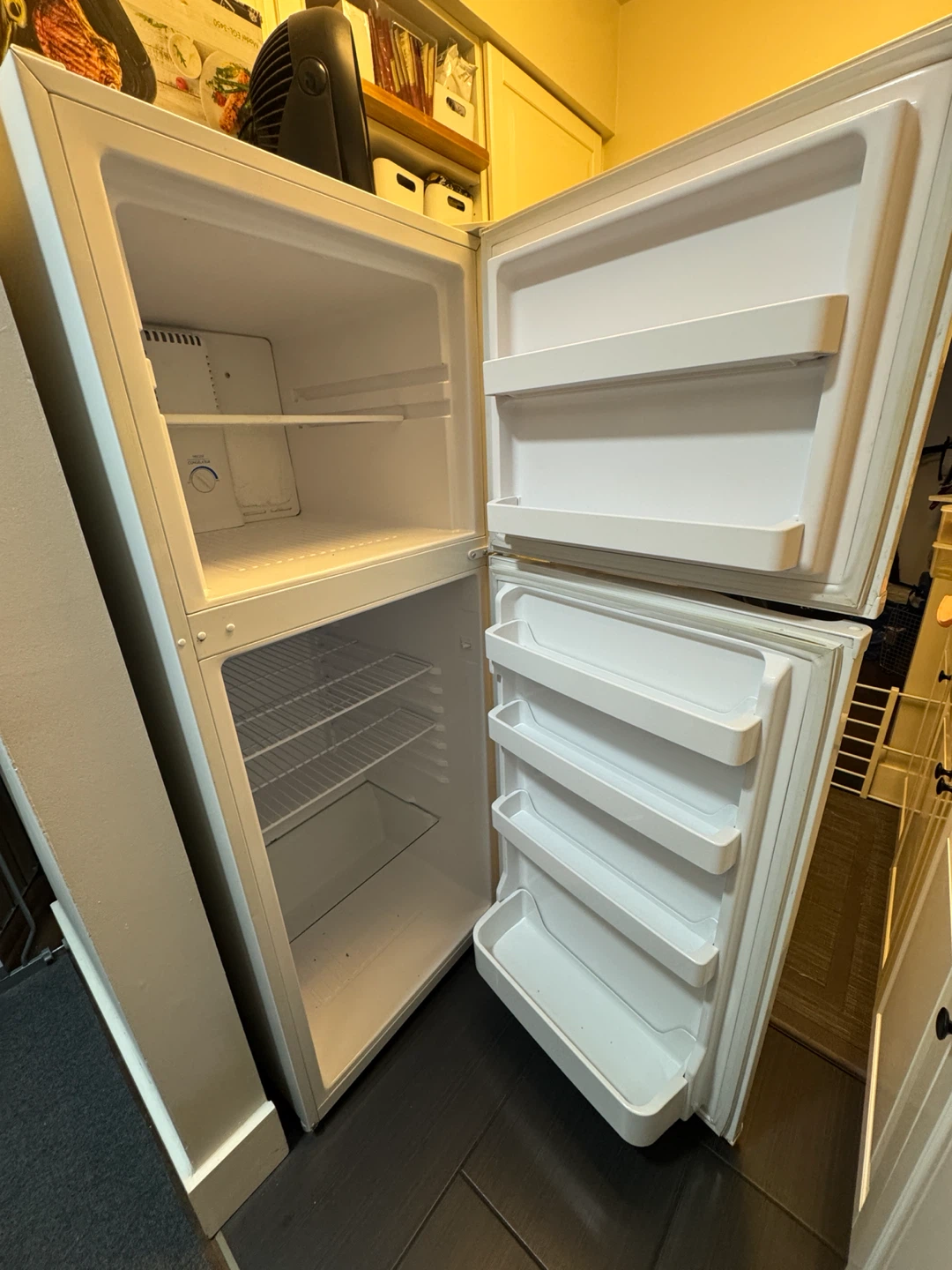 Danby Refrigerator - photo 2