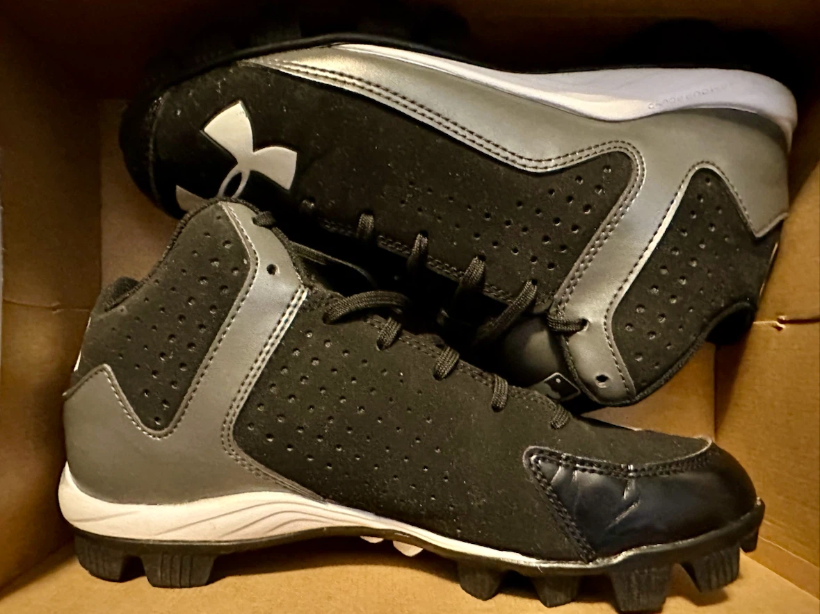 Under Armour UA Leadoff Low RM Jr. Baseball Cleats Youth 6Y - photo 3