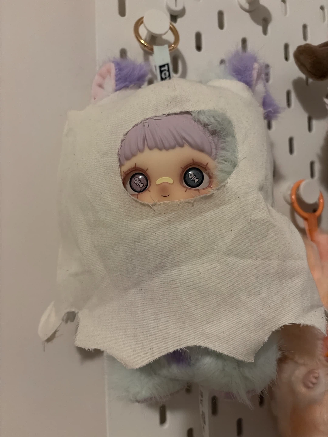 Labubu, Winnie the Pooh and Maymei keychains - photo 2