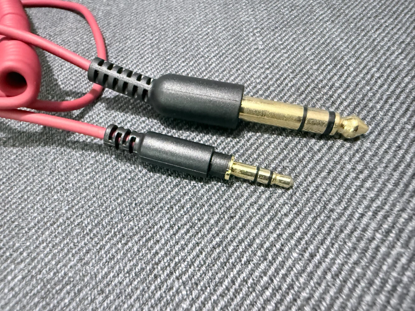 One Odio A70, Black Over-Ear Headphones with Red Accents - photo 5