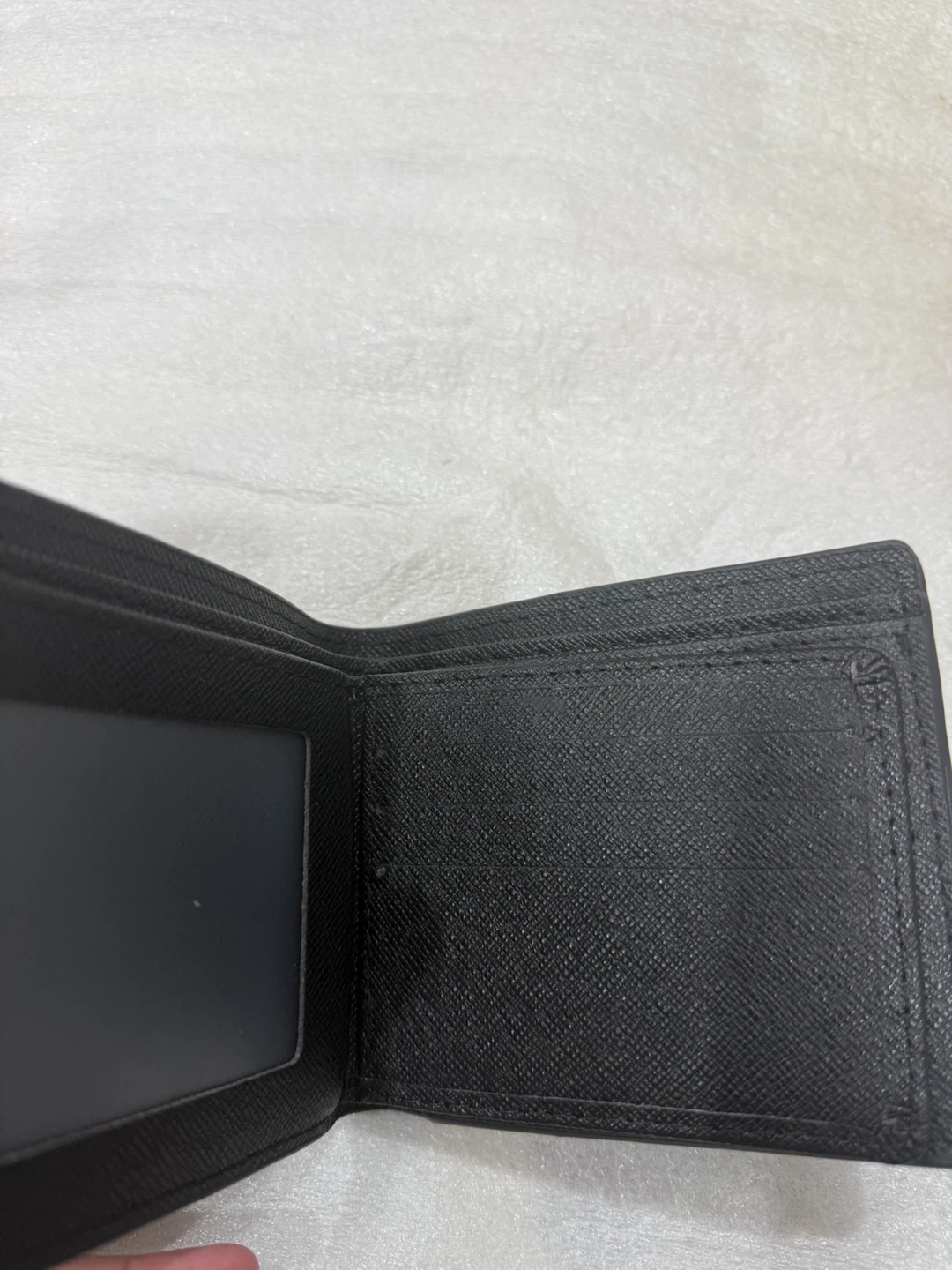 Gucci Bifold Wallet - photo 3