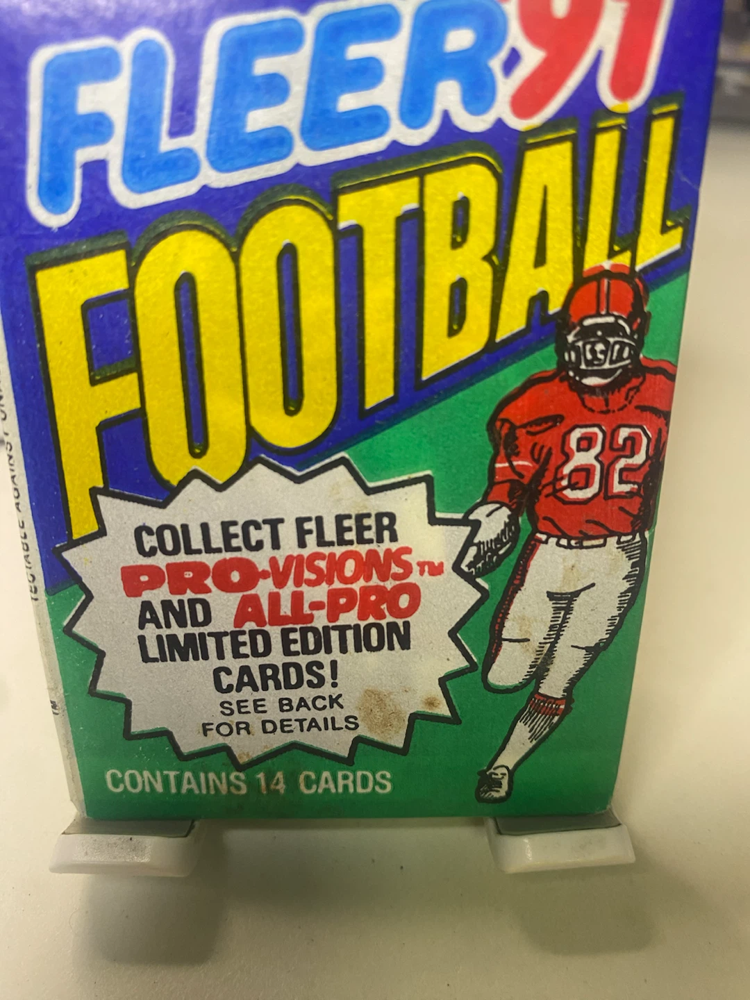 1991 Fleer Football Collector's Pin & Card Set - photo 2