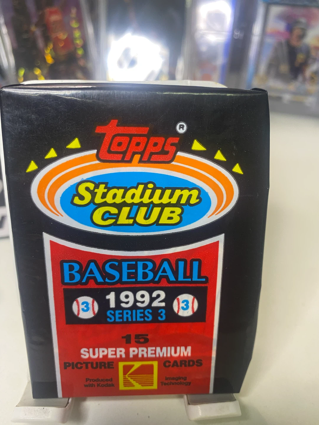 1991 Fleer Football Collector's Pin & Card Set - photo 4