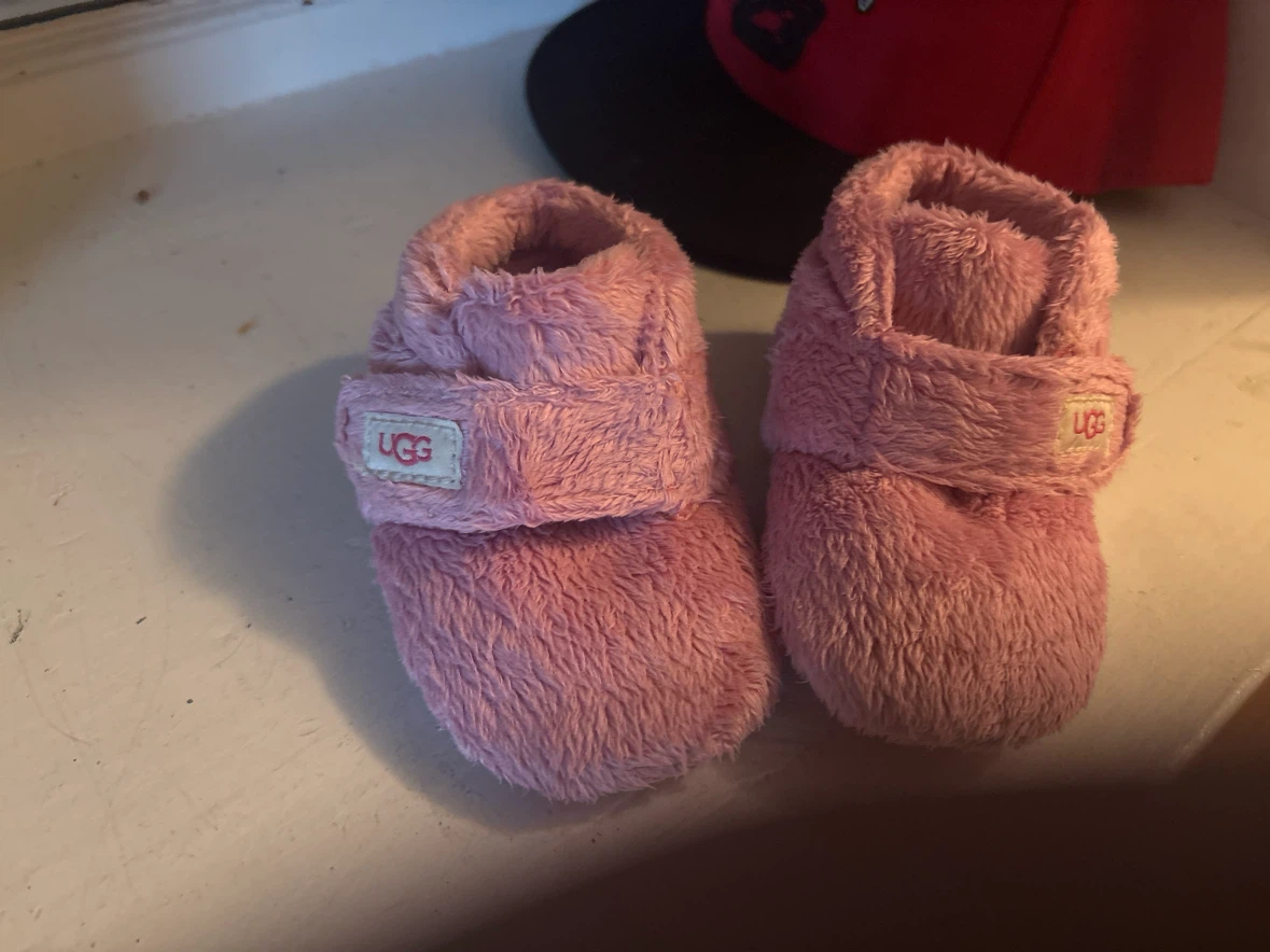 Pink Infant Uggs best offer