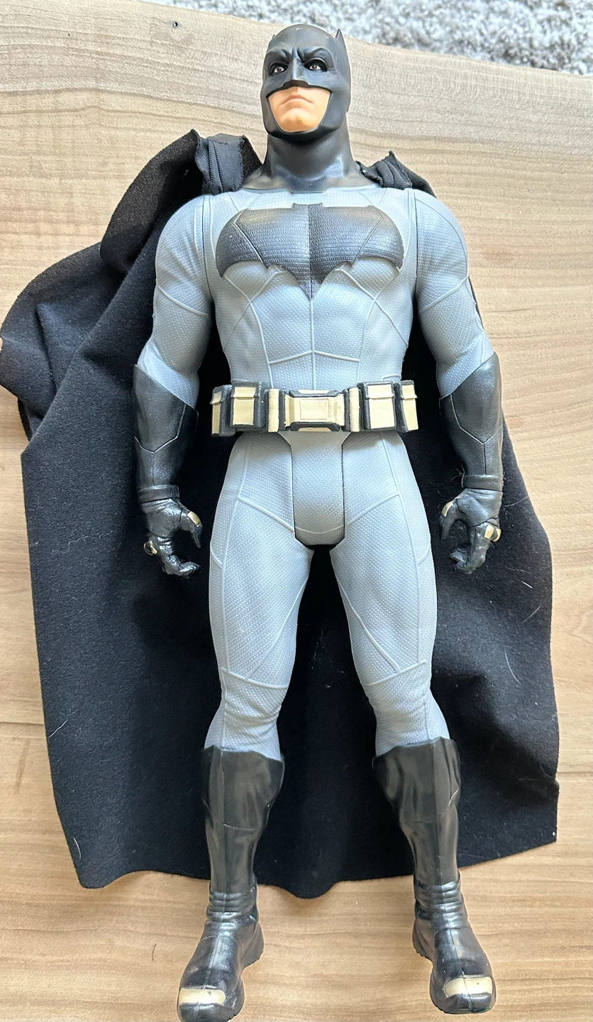 2015 Batman 19 Inch Action Figure (Based on Ben Affleck Batman)