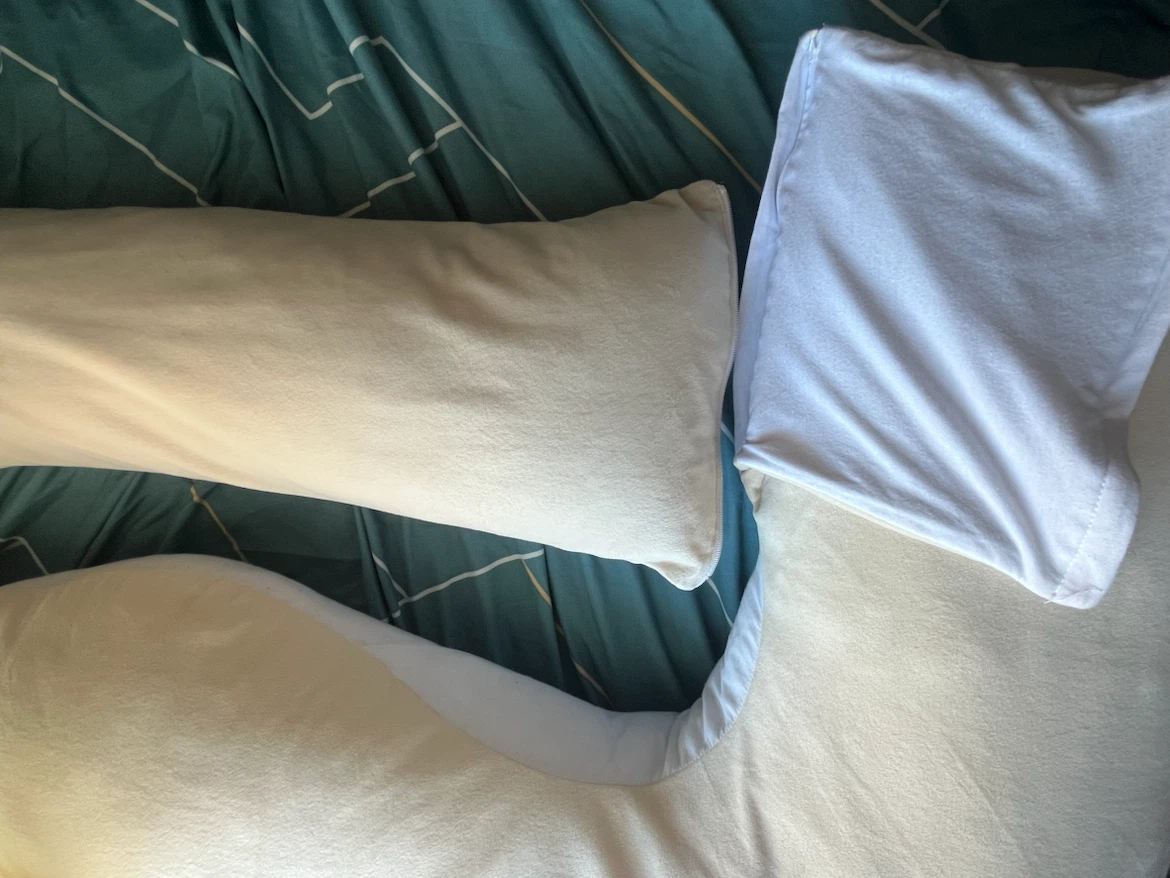 U-Shaped Pregnancy Pillow - photo 3