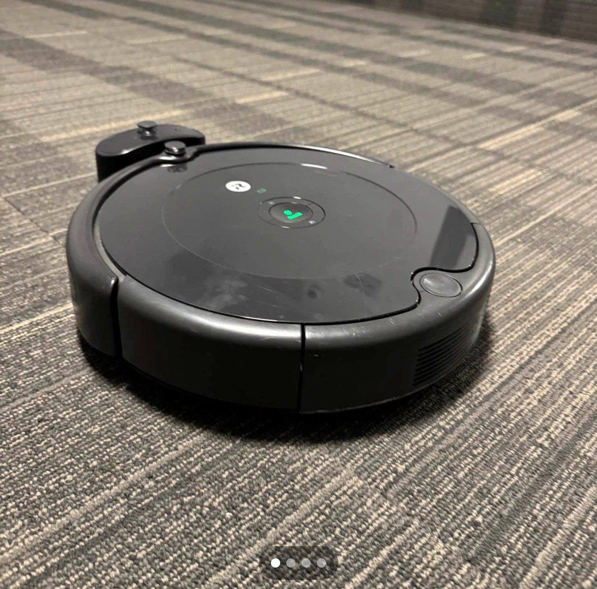 3 vacuums one is irobot roomba model 694