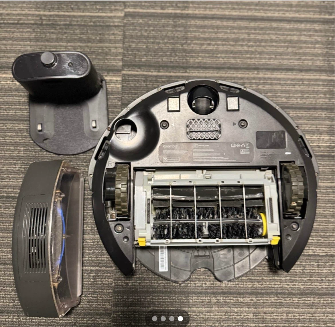 3 vacuums one is irobot roomba model 694 - photo 2