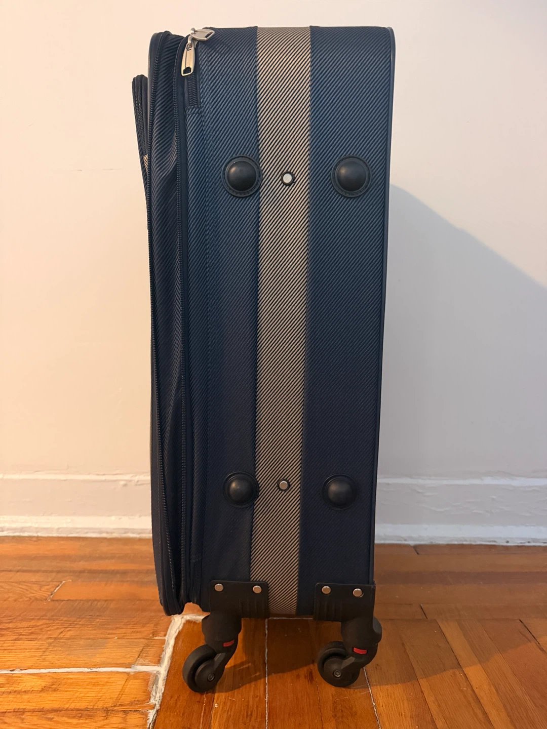 American Traveler Luggage - photo 2