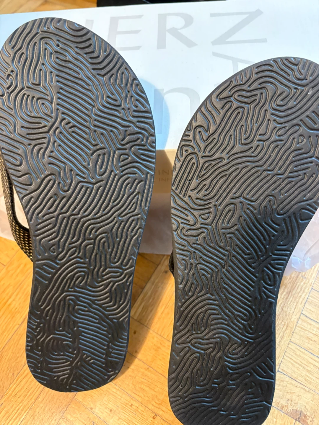 NEW Decathlon Black Flip Flops Size 6.5-7.5 US - photo 2