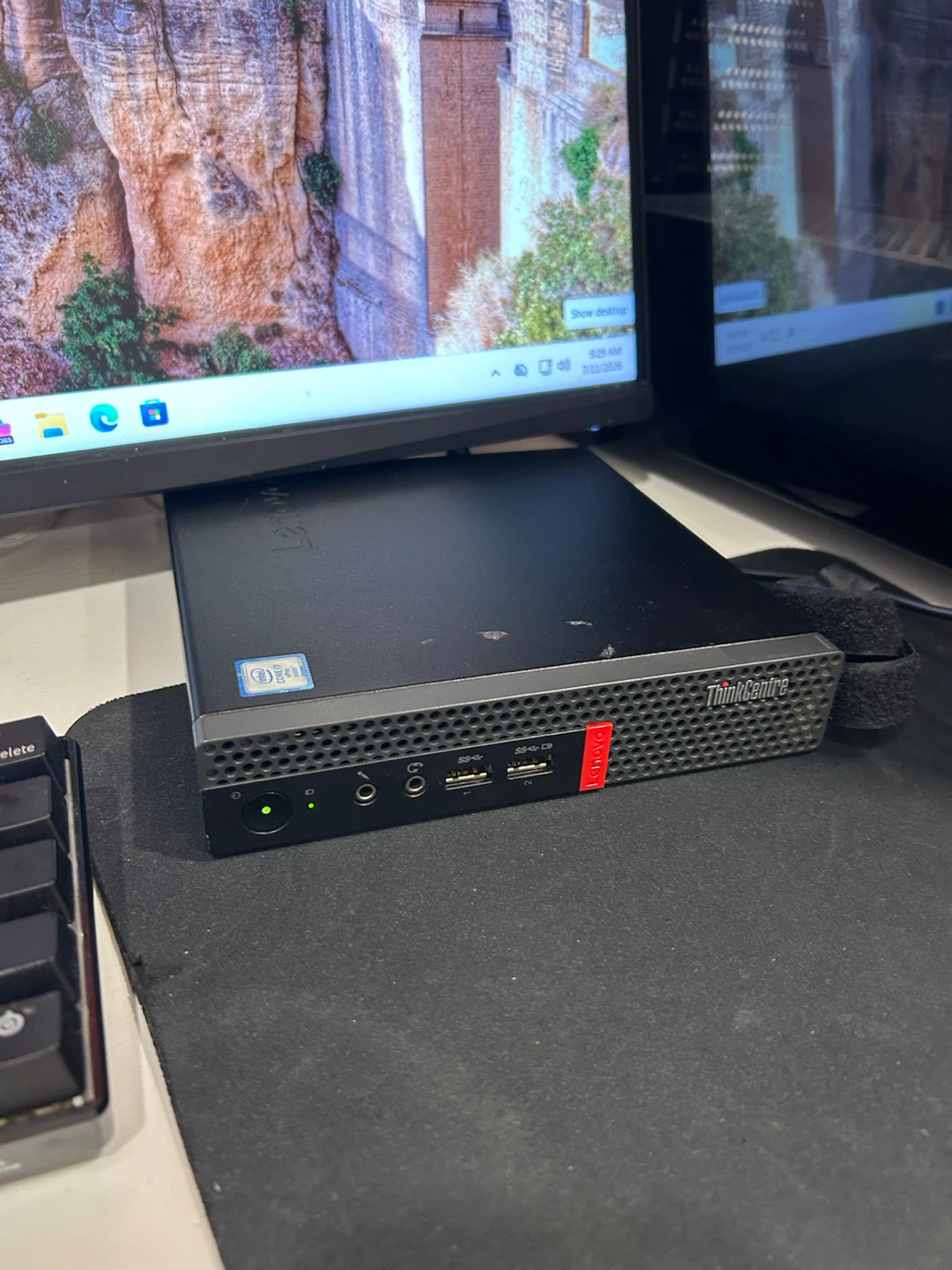 Lenovo ThinkCentre M910X Tiny Desktop