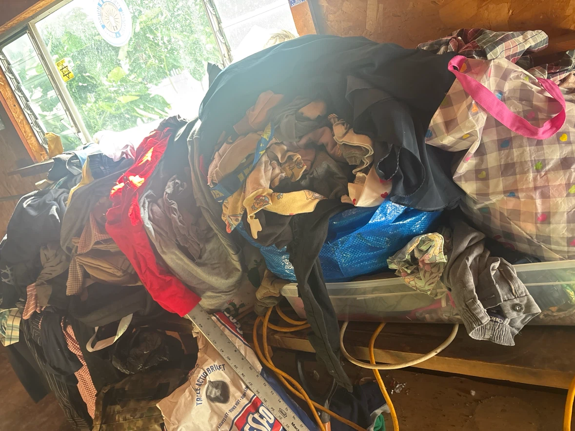 Garage sale 7/11/26 $1 - 5 items - photo 3