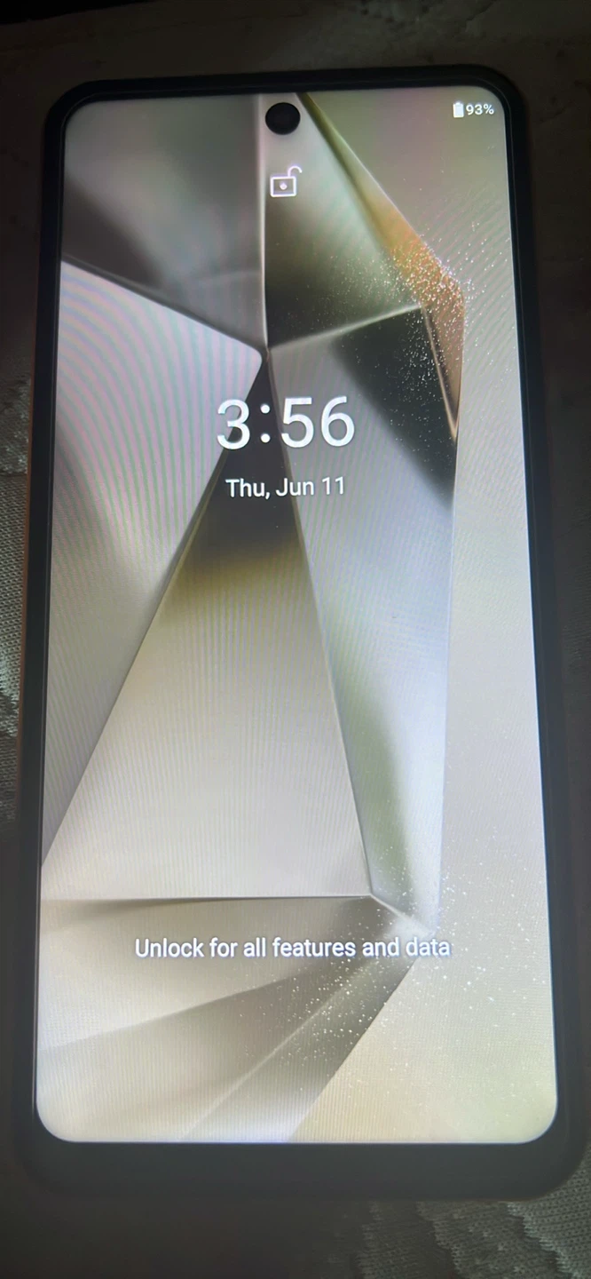 Fuffi Smartphone with Charger and Earphones - photo 2