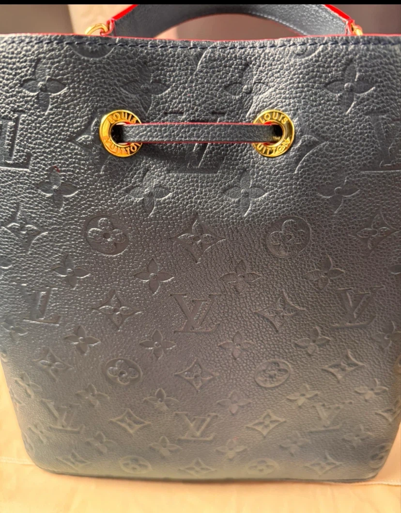 Beautiful next to best 👌Louis Vuitton Navy Monogram Bucket Bag - photo 3