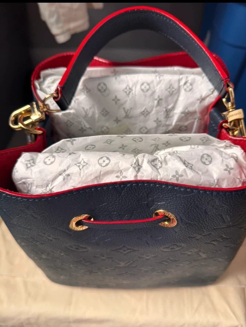 Beautiful next to best 👌Louis Vuitton Navy Monogram Bucket Bag - photo 4