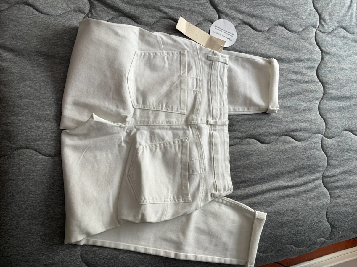 BNWT! Women’s size 4 white ankle denim pants - photo 3
