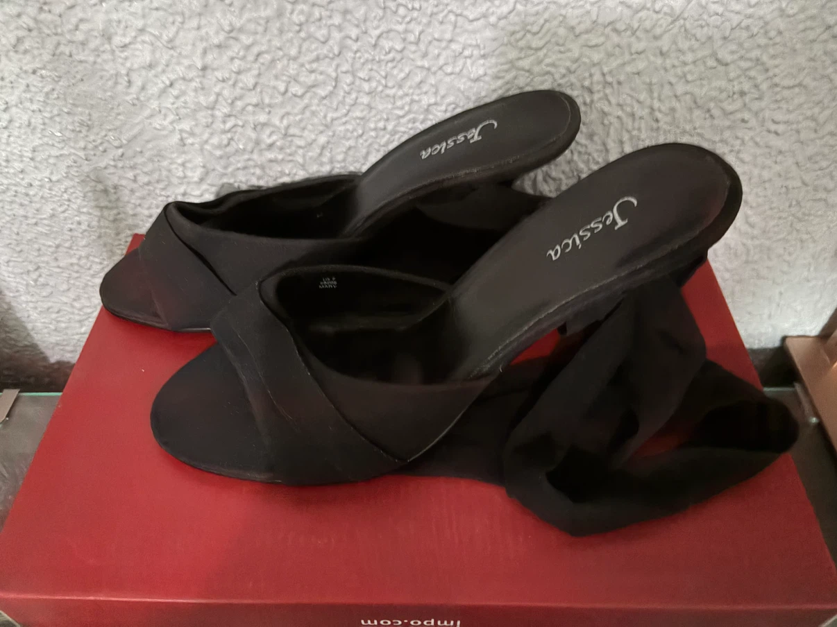 Women’s size 6 black ankle tie heels