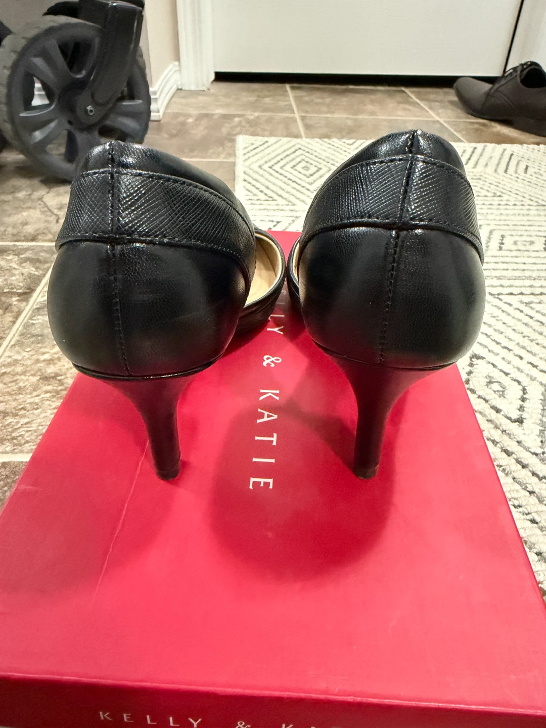 Kelly & Katie Black Pumps - Size 5 1/2 M - photo 4