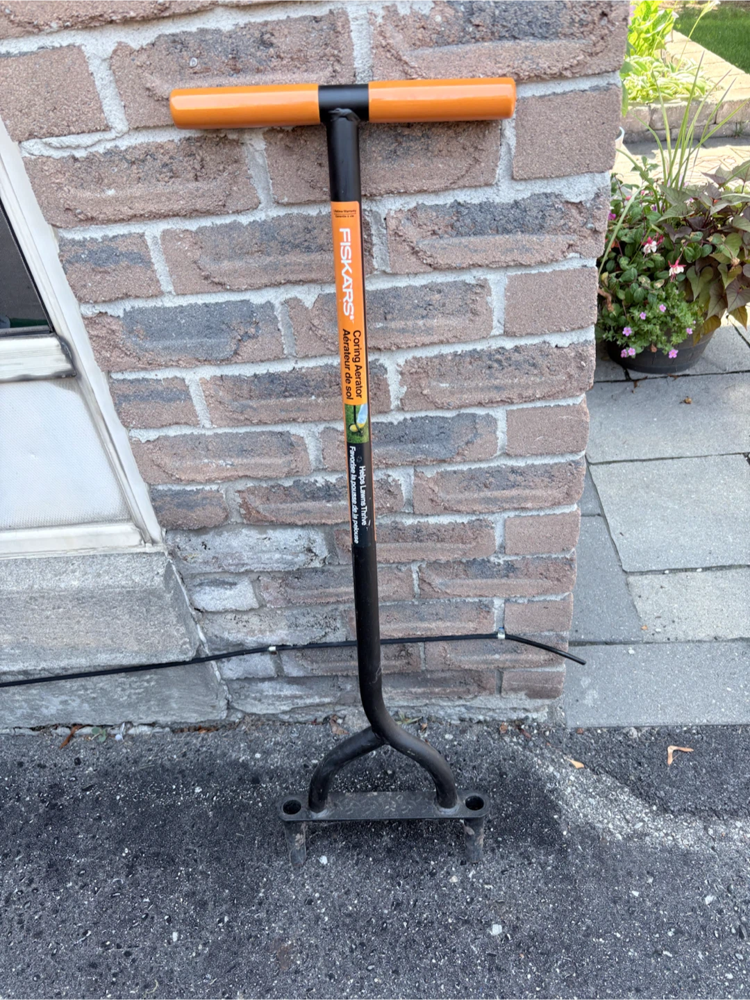 Fiskars Coring Aerator – Lawn Soil Aerator