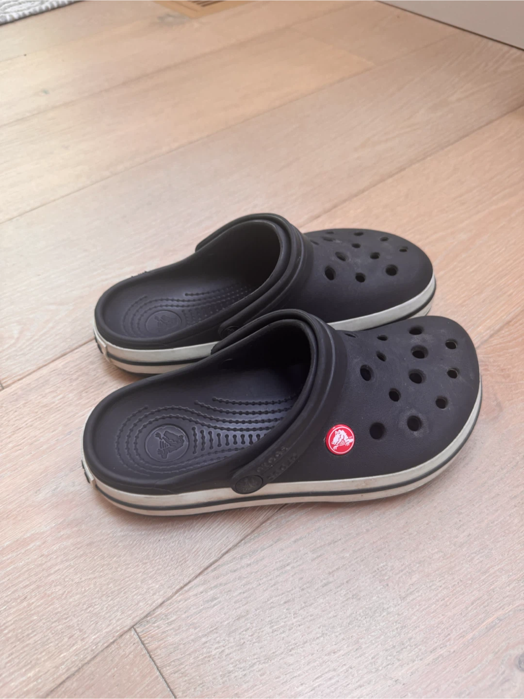 Crocs Kids- Size J4- black - photo 2