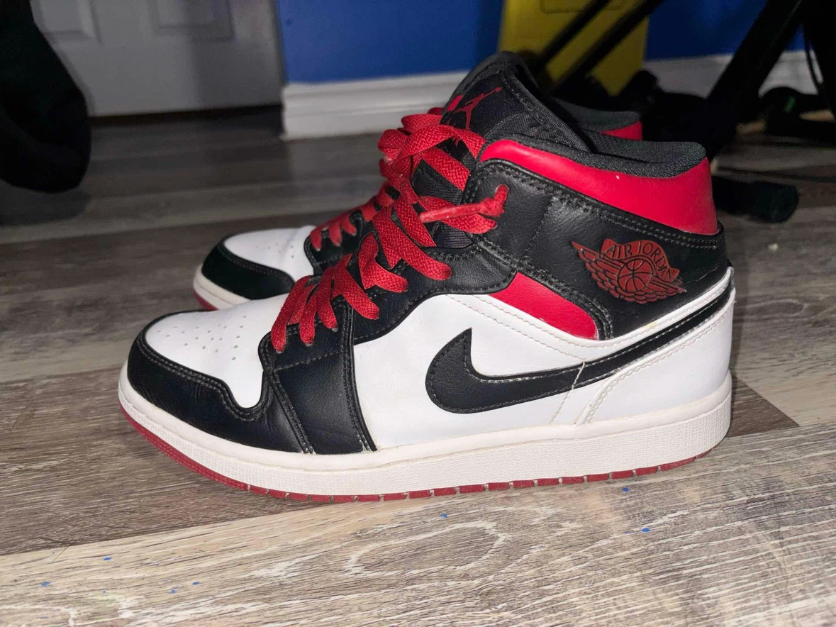 Air Jordan 1 Mid
