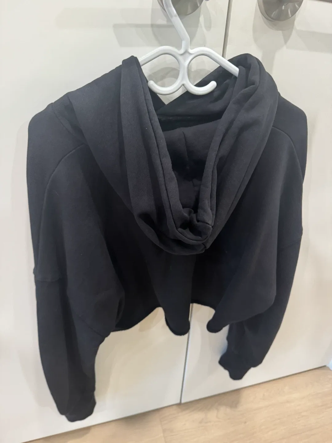 Reebok x Cardi B Black Cropped Hoodie - photo 3