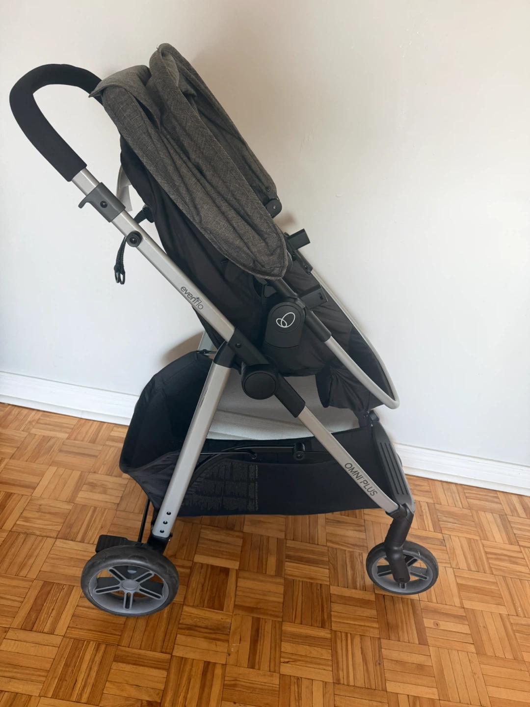 Evenflo Omni Plus Stroller PLUS car seat