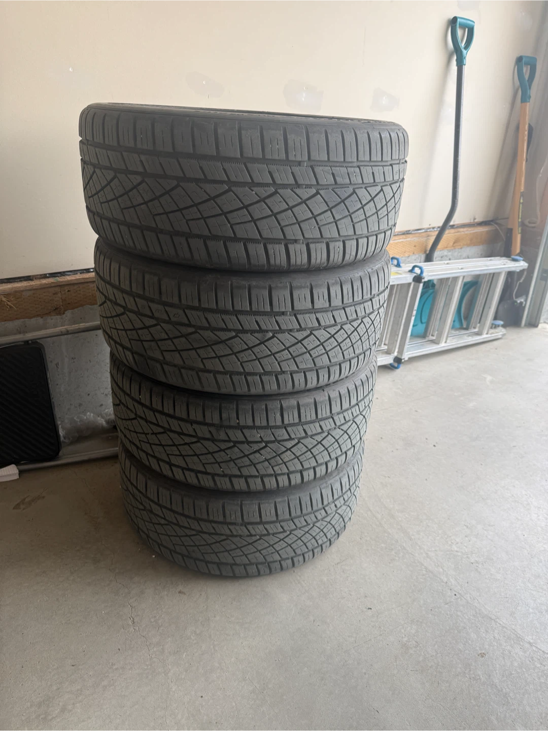 18x8 +45 fc09 5x114 with continental dw06+ 245/35/18 - photo 2