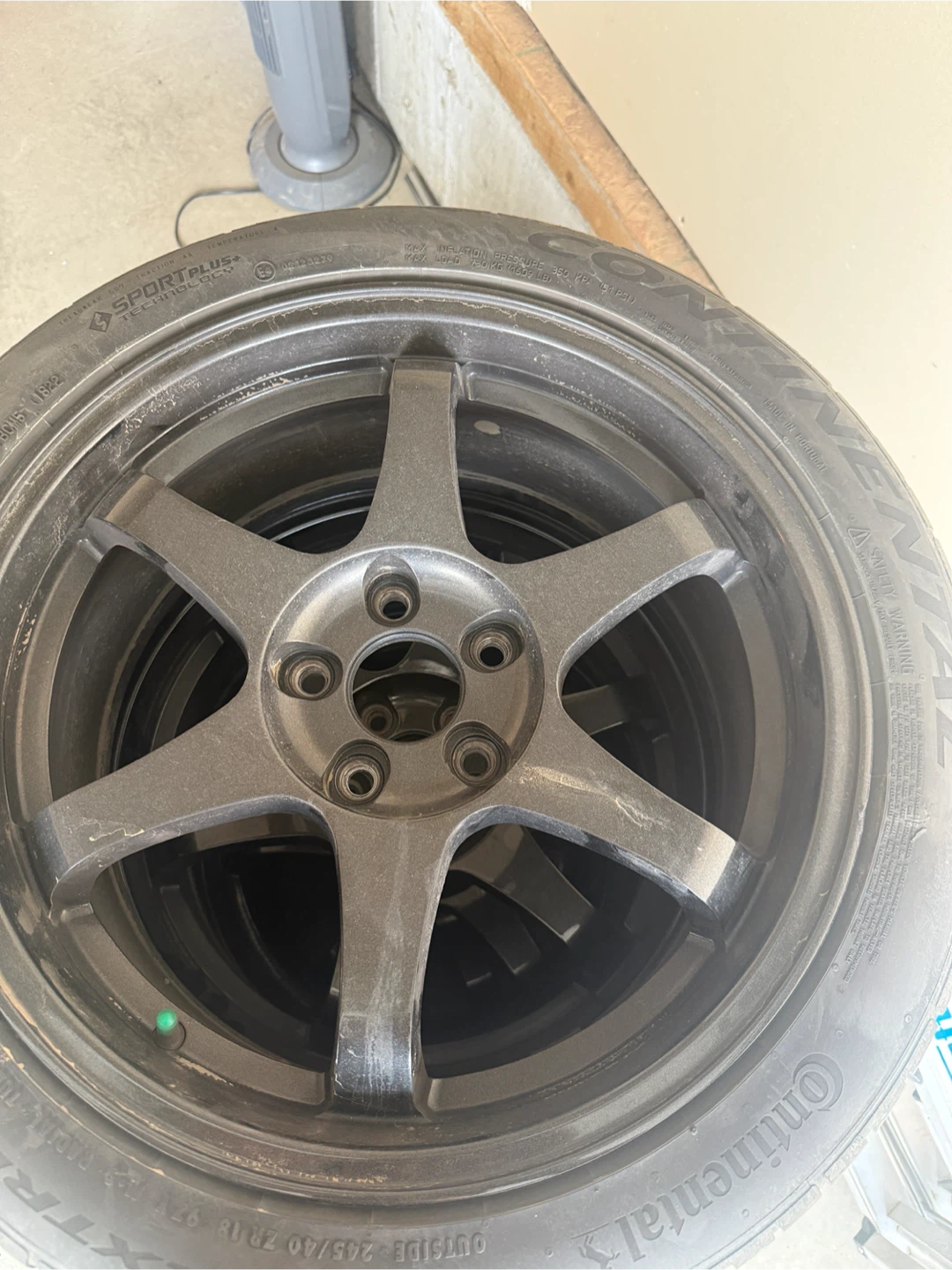 18x8 +45 fc09 5x114 with continental dw06+ 245/35/18 - photo 3