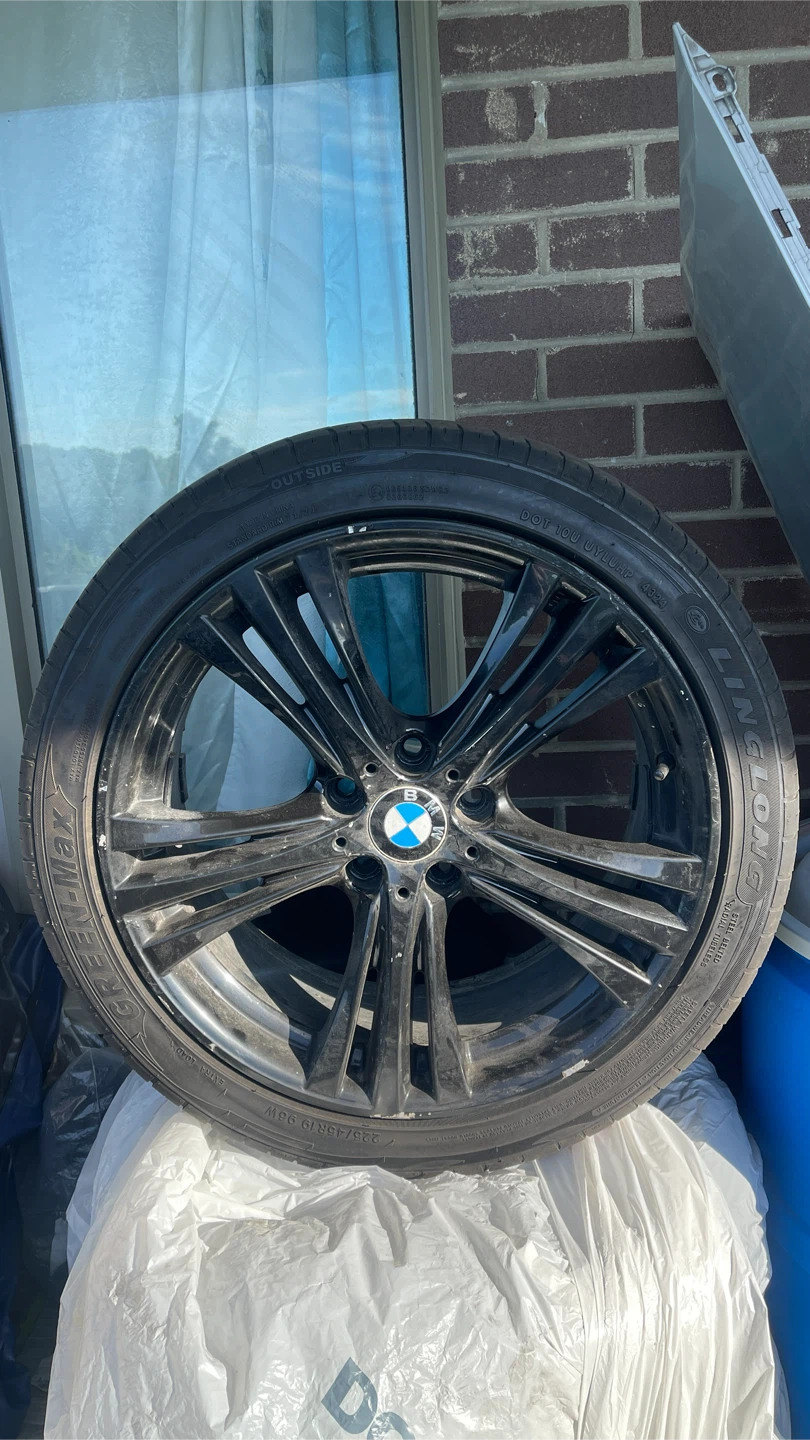 BMW Alloy Wheel with Tire