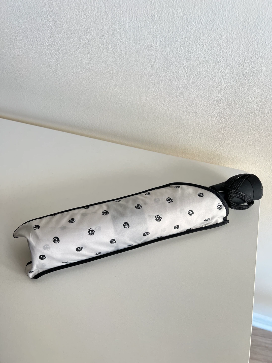 White Umbrella - photo 4