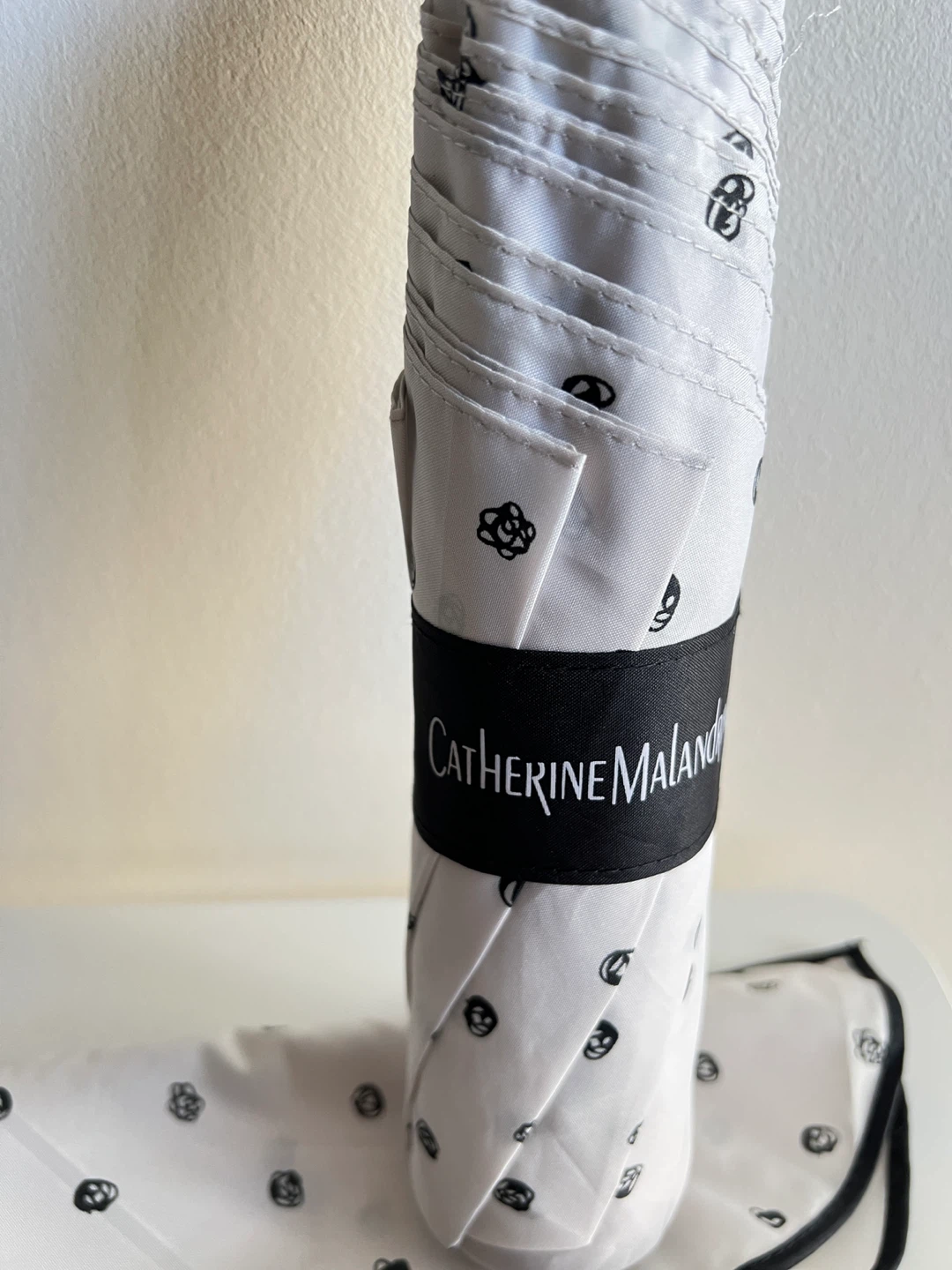 White Umbrella - photo 2