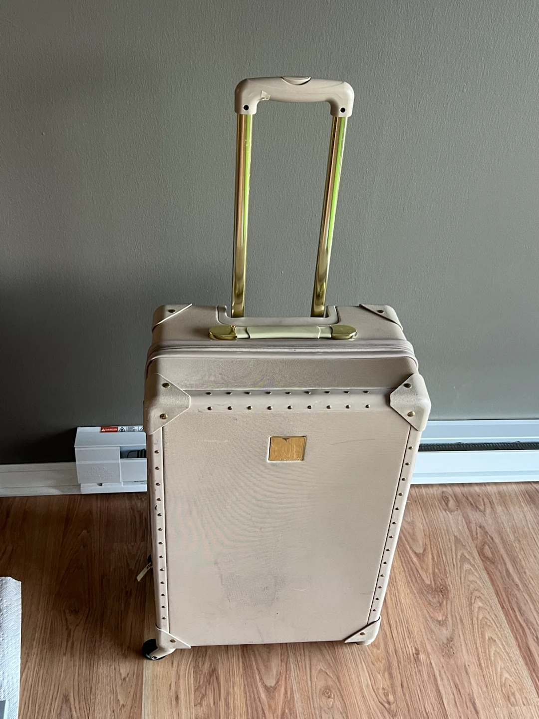 Vintage Style Rolling Suitcase - photo 4