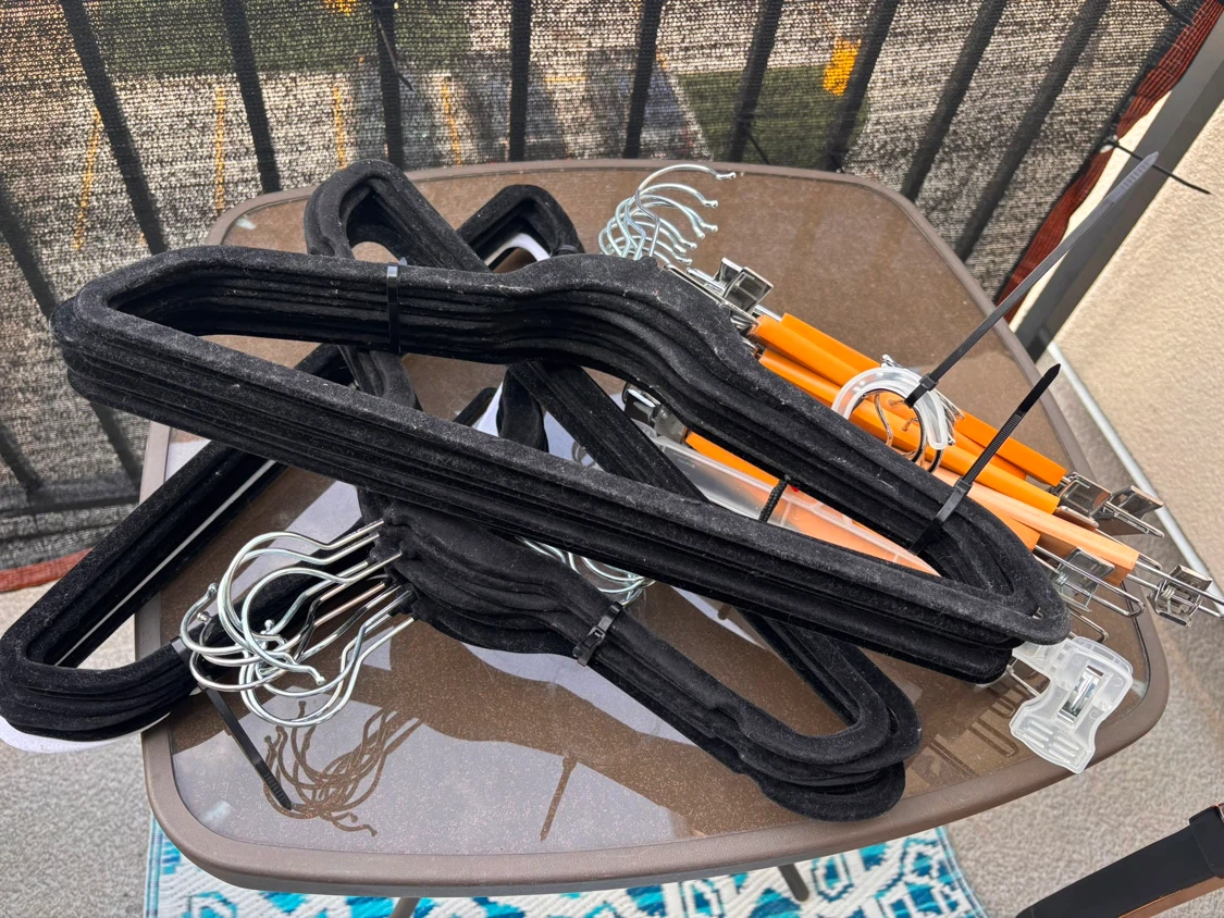 Velvet Hangers with Clips - Black