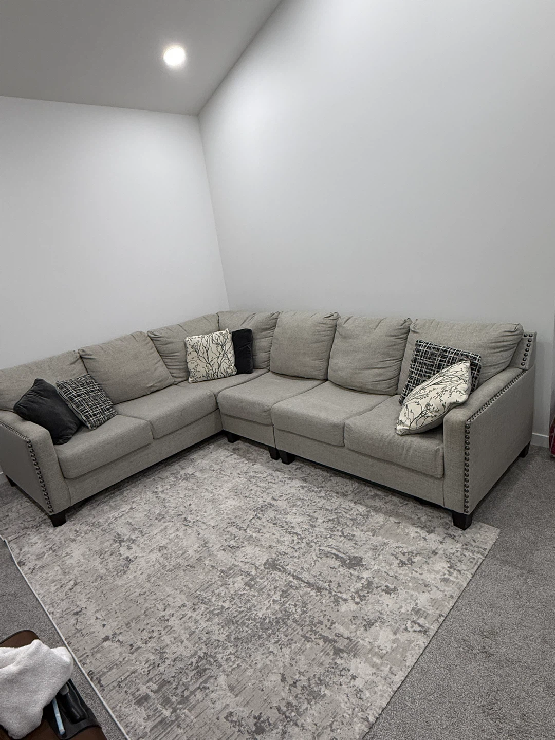 Sectional Couch - photo 2