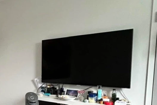 Samsung 46” Smart LED TV (UN46ES6100F)