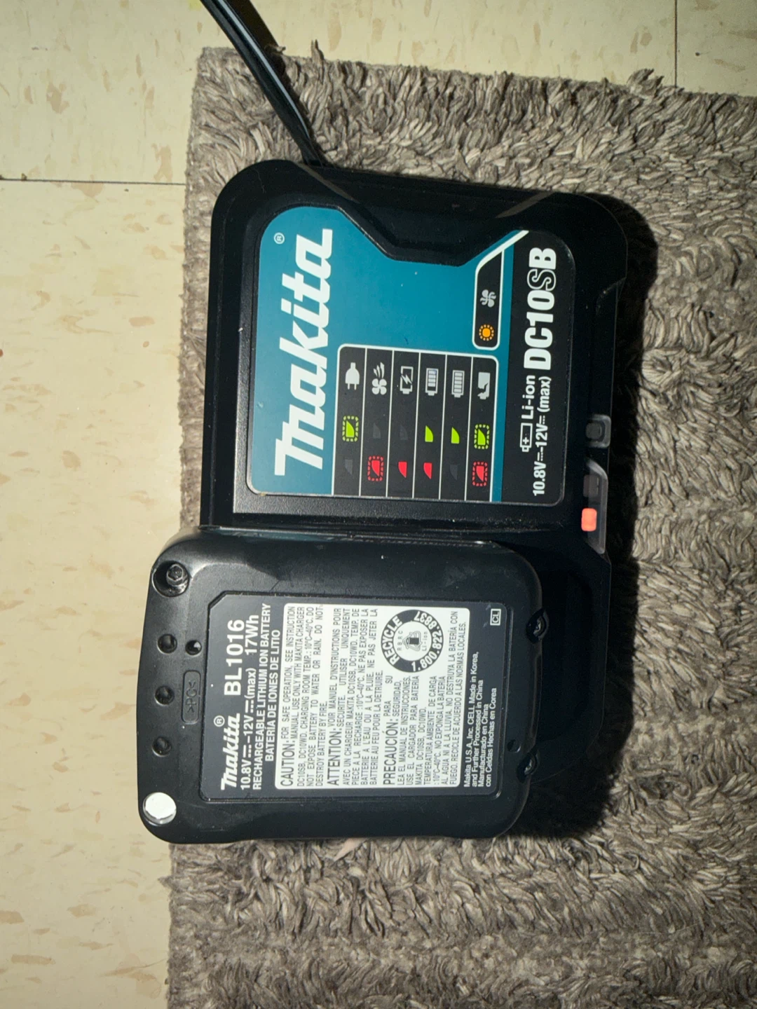 Makita DC10SB 10.8V-12V Max Li-Ion Battery Charger - photo 2